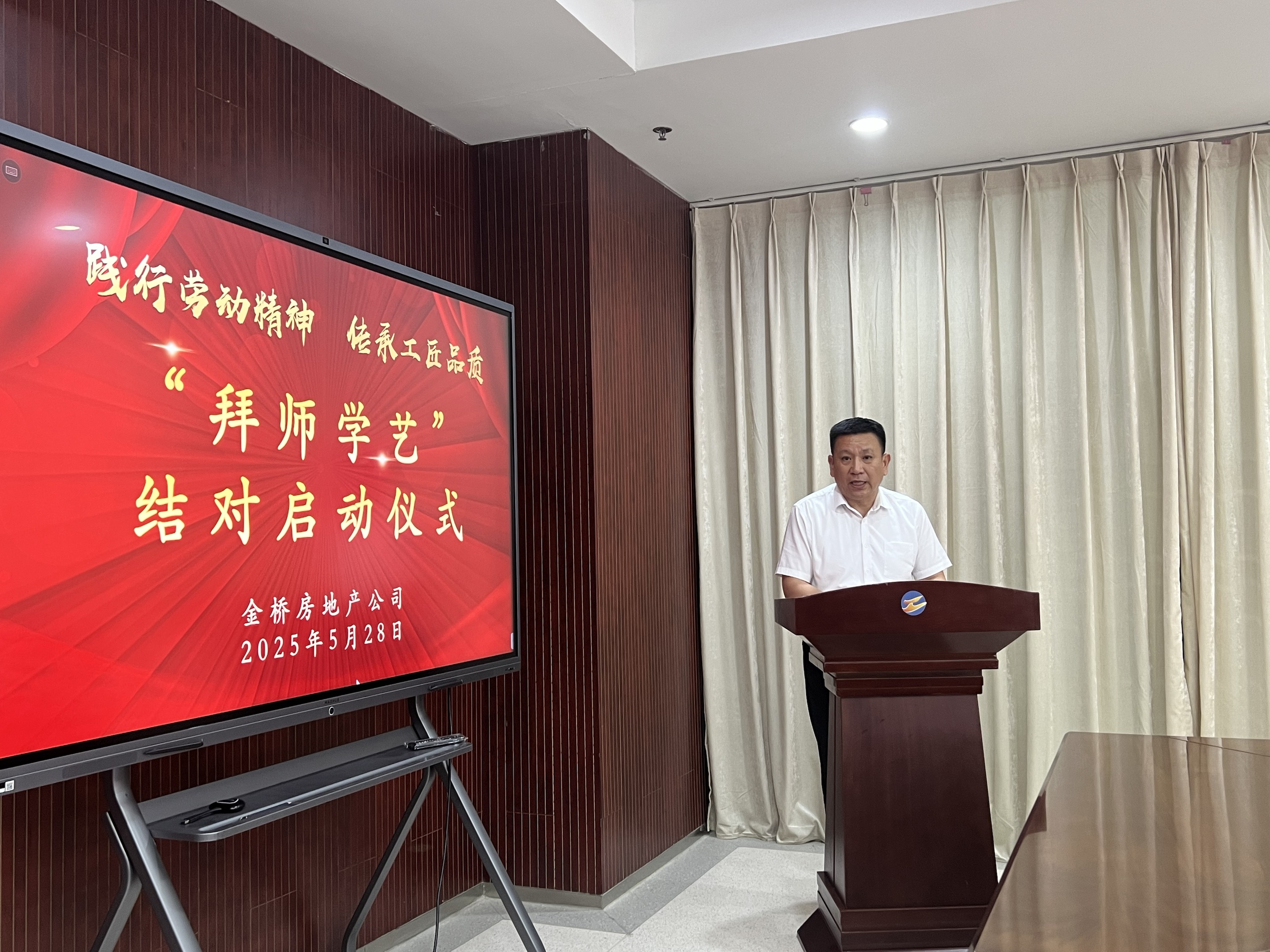 ae3b76f1-cba0-40bc-8c75-c66ee7962b14